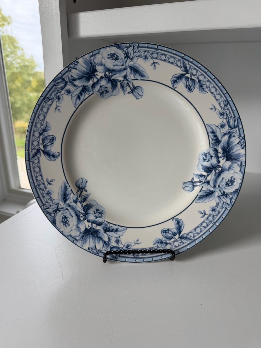 Vintage Cottage Rose by PTS International Interiors Plate 10.5”